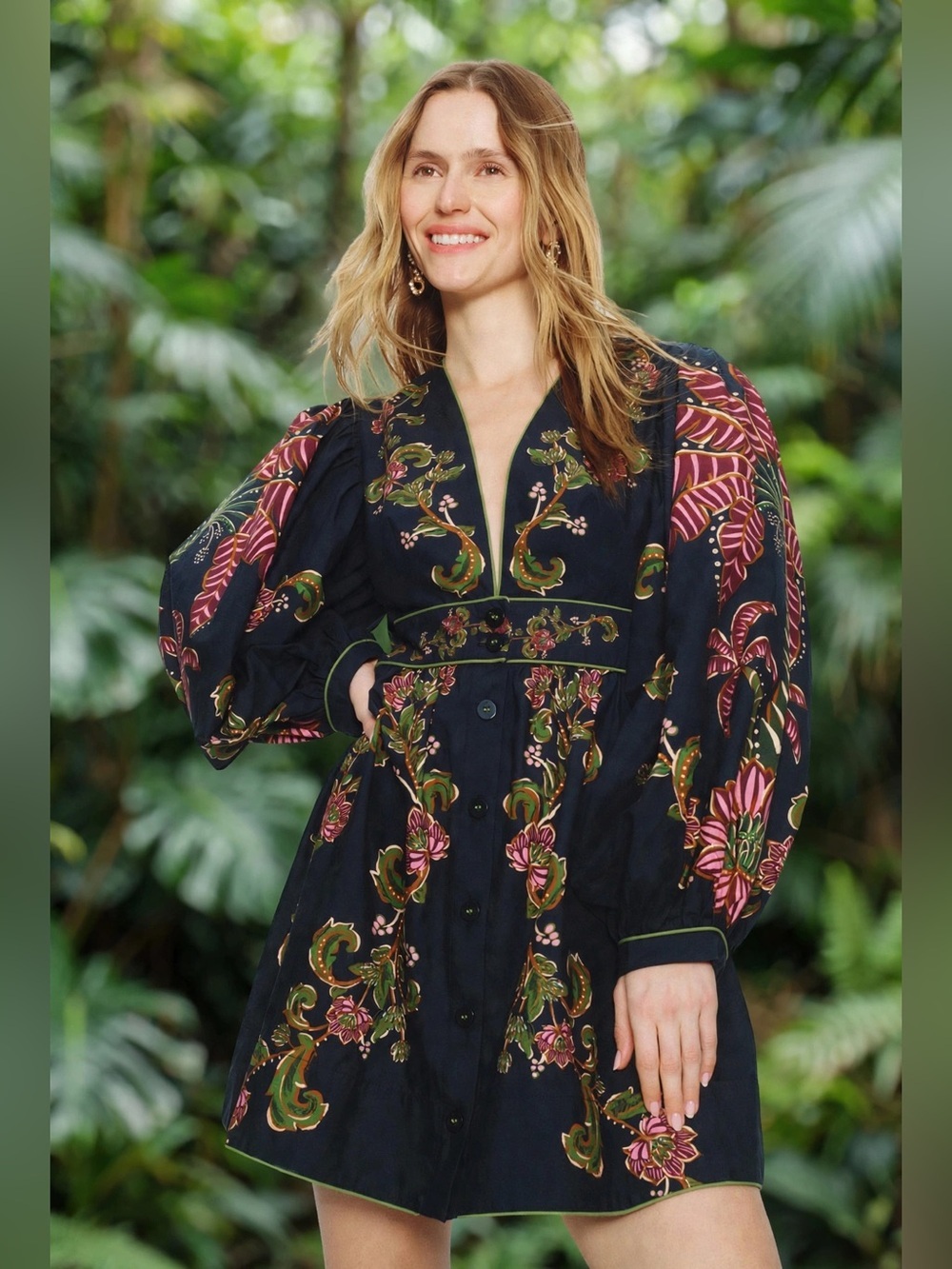 FARM Rio Ravenala Mini Dress Floral Embroidered Black size small.